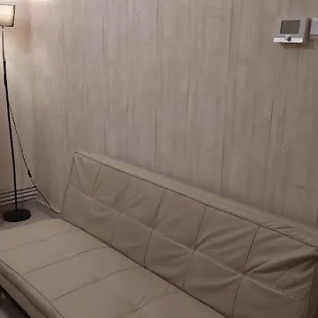 Апартаменты Budjet In The Old Cender